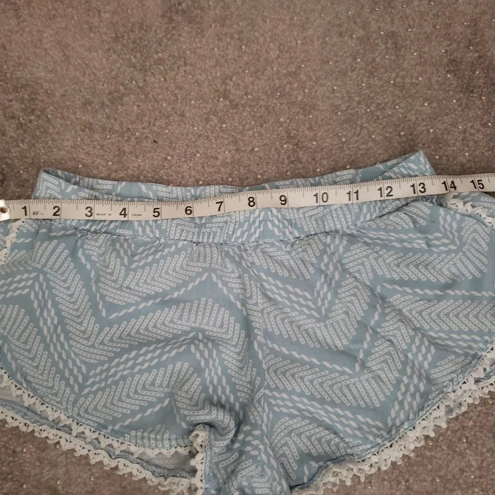 Cute Derek Heart Blue and White shorts - Picture 5 of 10